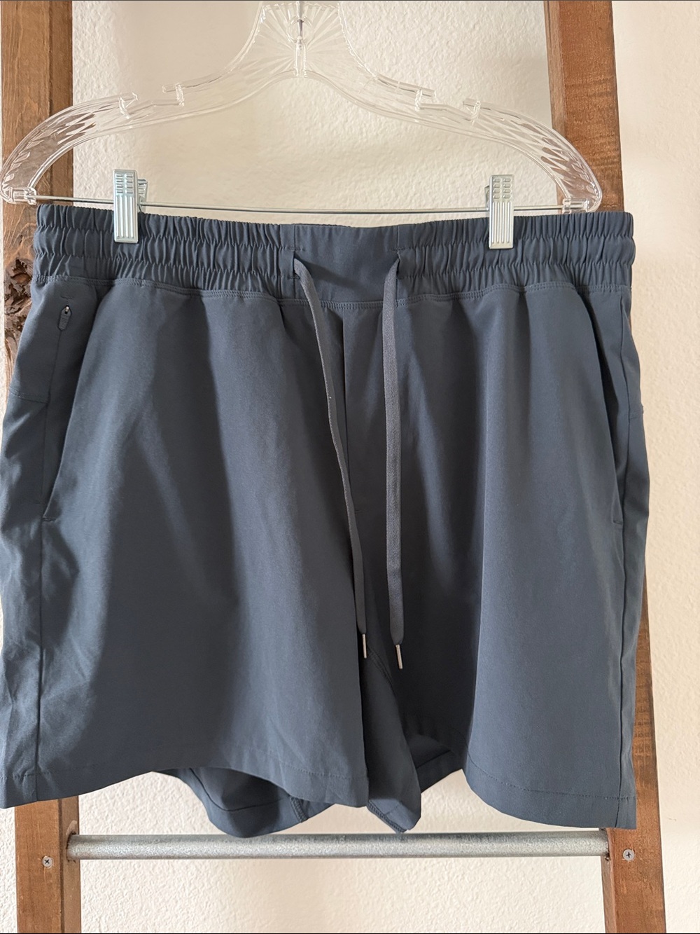 CRZ YOGA Men's Athletic Drawstring Shorts - Gray